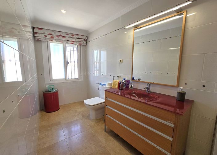 Image No.9-3 Bed Apartment for sale