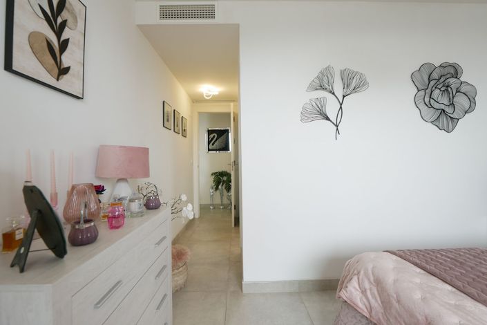 Image No.20-3 Bed Apartment for sale