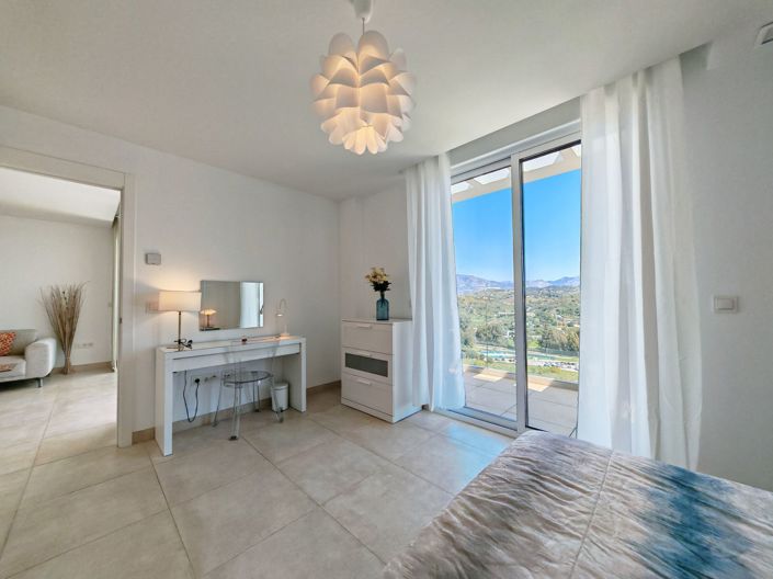 Image No.10-3 Bed Apartment for sale