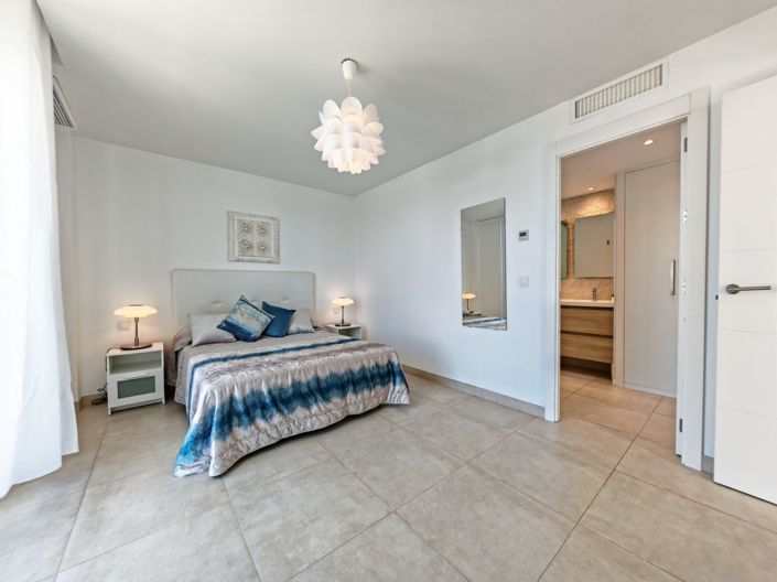 Image No.11-3 Bed Apartment for sale