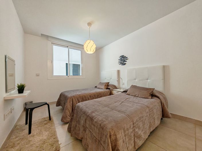 Image No.17-3 Bed Apartment for sale