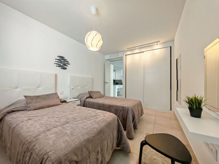 Image No.18-3 Bed Apartment for sale