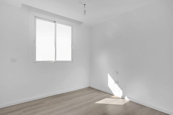 Image No.18-3 Bed Apartment for sale