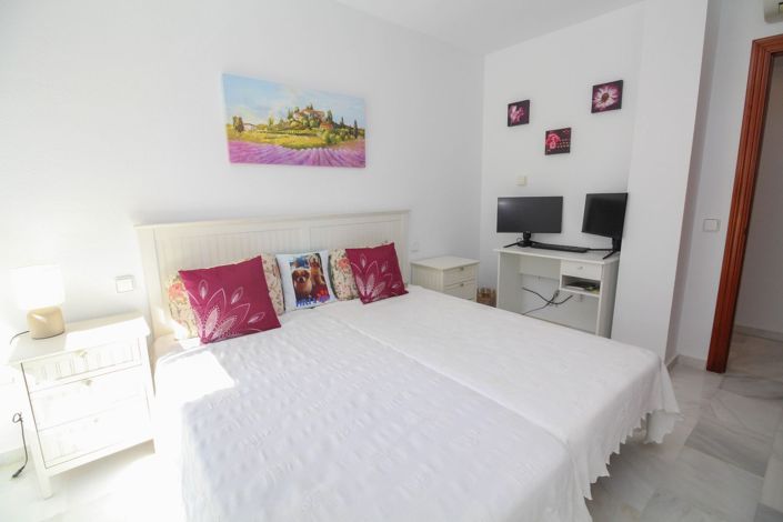 Image No.20-3 Bed Apartment for sale