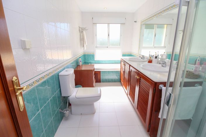 Image No.22-3 Bed Apartment for sale