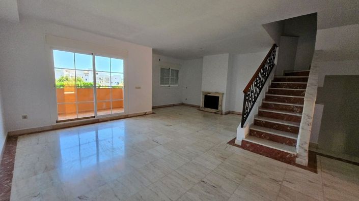 Image No.6-4 Bed Townhouse for sale