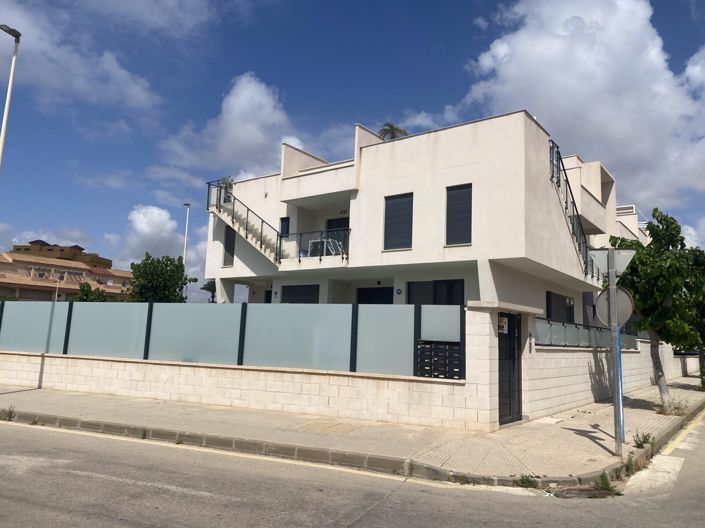 Image No.24-3 Bed Apartment for sale