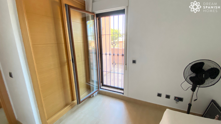 Image No.23-3 Bed Apartment for sale