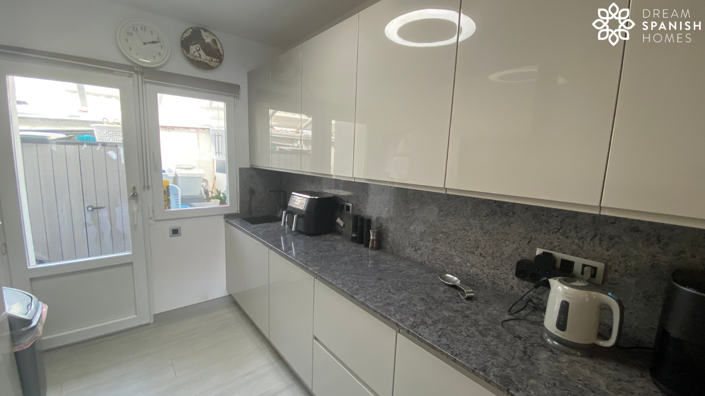 Image No.11-2 Bed Bungalow for sale