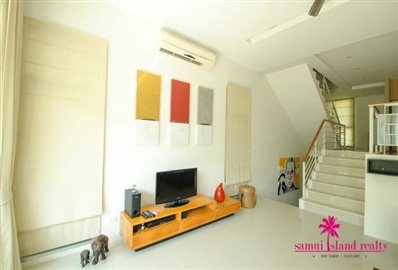 koh-samui-freehold-apartment-for-sale-living-area