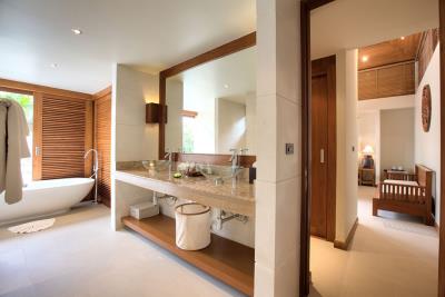 Koh-Samui-Beachfront-Property-Bathroom-2