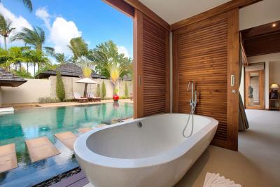 Koh-Samui-Beachfront-Property-Bath