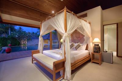 Koh-Samui-Beachfront-Property-Master-Bedroom