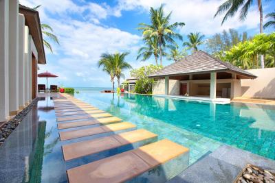 Koh-Samui-Beachfront-Property-Walkway