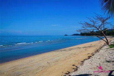Lipa-noi-beachfront-villa-for-sale-samui-beach