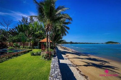 Lipa-noi-beachfront-villa-for-sale-samui-lawn