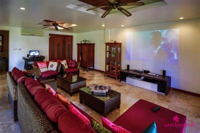 Lipa-noi-beachfront-villa-for-sale-samui-living-area