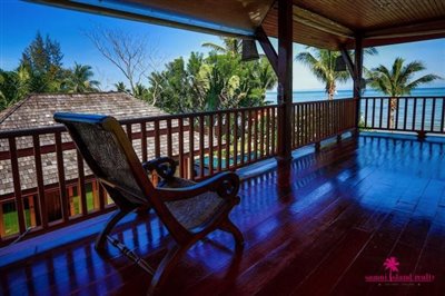 Lipa-noi-beachfront-villa-for-sale-samui-upper-floor