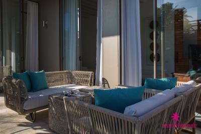 pavana-beachfront-villa-koh-samui-bedroom-outdoor-seating
