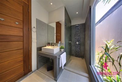 lipa-noi-private-pool-villa-for-sale-koh-samui-shower