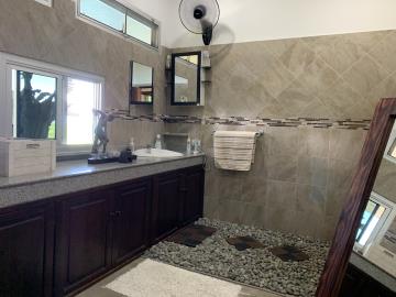 South-Coast-Sea-View-Property-Bathroom