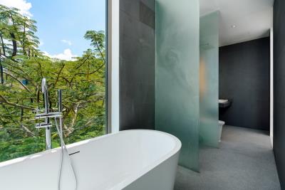 Bophut-Contemporary-Sea-View-Villa-Luxury-Bathroom