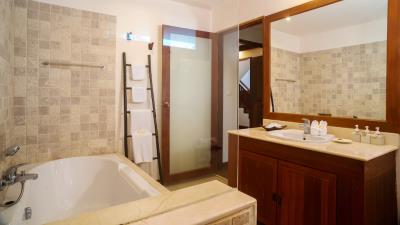 Baan-Tawan-Bathroom-3