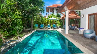 Baan-Tawan-Swimming-Pool