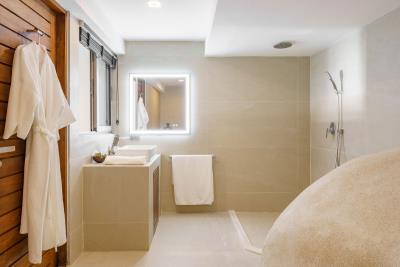 Samui-Sea-View-Property-Shower