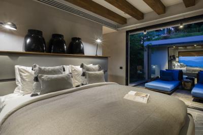 Clay-8-Ko-Samui-Bedroom3-Night