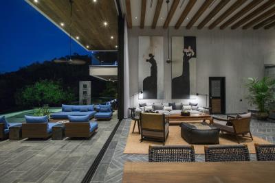 Clay-8-Ko-Samui-Living-Terrace-Night