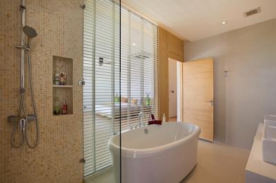 Bophut-Sea-View-Property-Bathroom