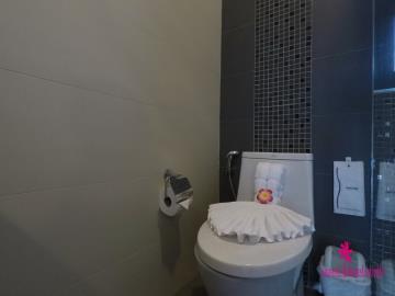 resort-for-sale-lamai-ko-samui-toilet