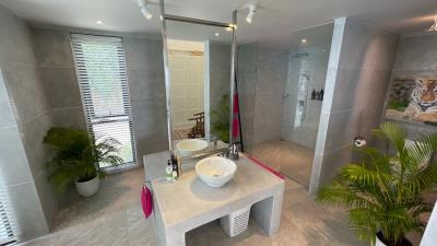 Ko-Samui-Property-Master-Bathroom