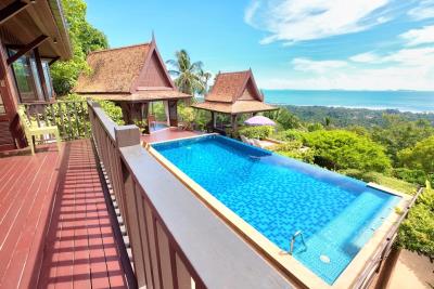 Villa-Thai-Teak-Balcony