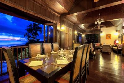 Villa-Thai-Teak-Dining-Night