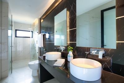 Sea-View-Ko-Samui-Property-Shower