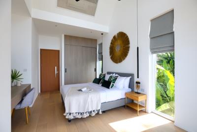 Pacific-Palisade-Villa-Palms-Bedroom-2