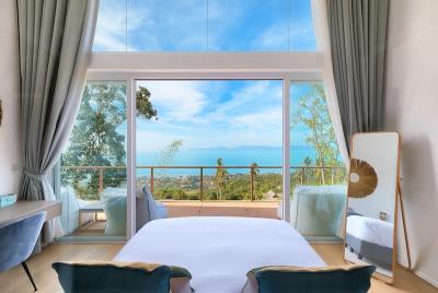 Pacific-Palisade-Villa-Palms-Bedroom-View
