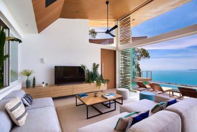 Pacific-Palisade-Villa-Palms-Lounge