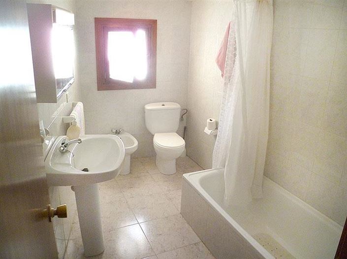 Image No.15-3 Bed Village House for sale