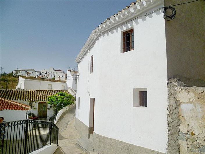 Image No.24-3 Bed Village House for sale