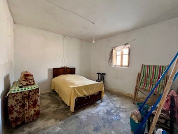 6400074961