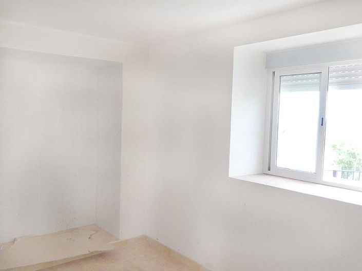 Image No.12-4 Bed Townhouse for sale