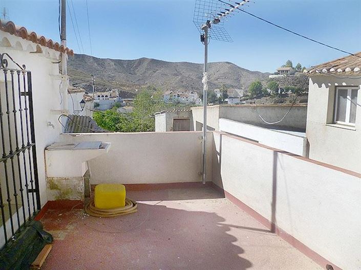 Image No.11-3 Bed Country House for sale