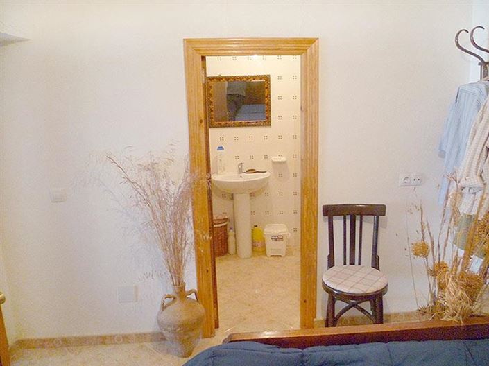 Image No.19-3 Bed Country House for sale