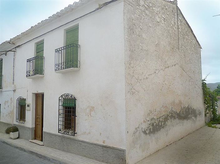 Image No.28-3 Bed Village House for sale