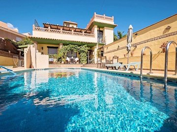 5 Bed Villa for sale