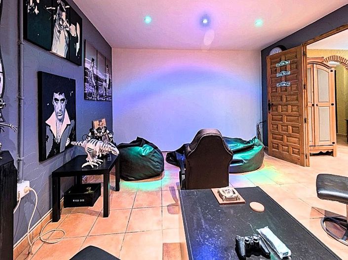 Image No.19-5 Bed Villa for sale