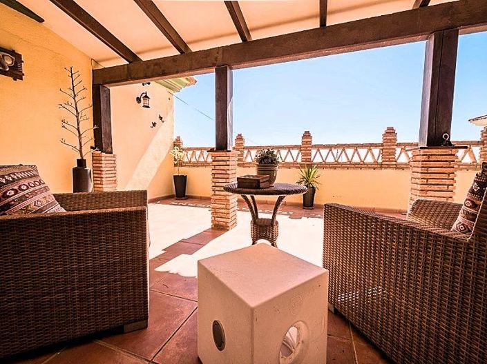 Image No.2-5 Bed Villa for sale